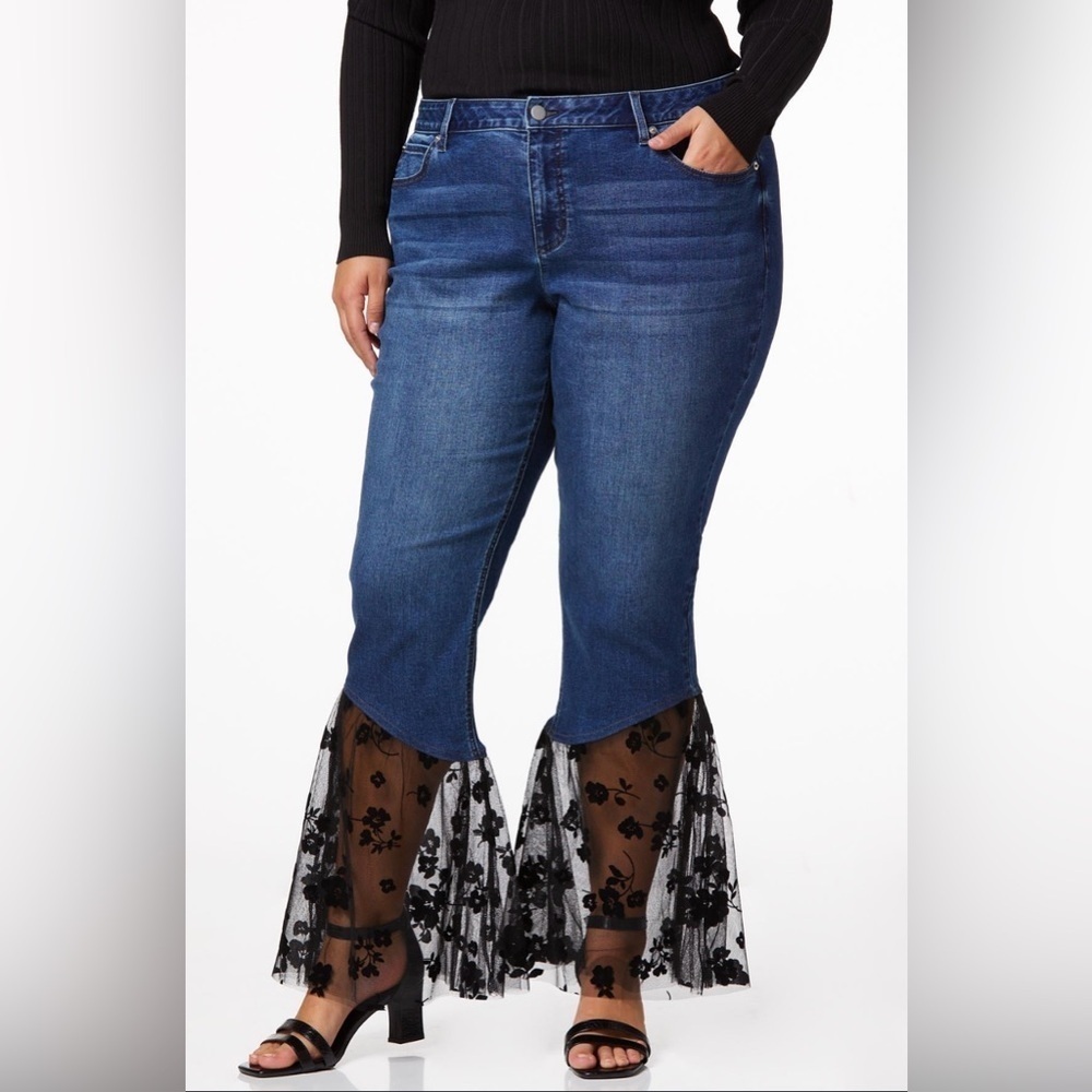 Women’s Hi-Rise Skinny Jeans with Black Flare Lace Trim Sz 16 NWT